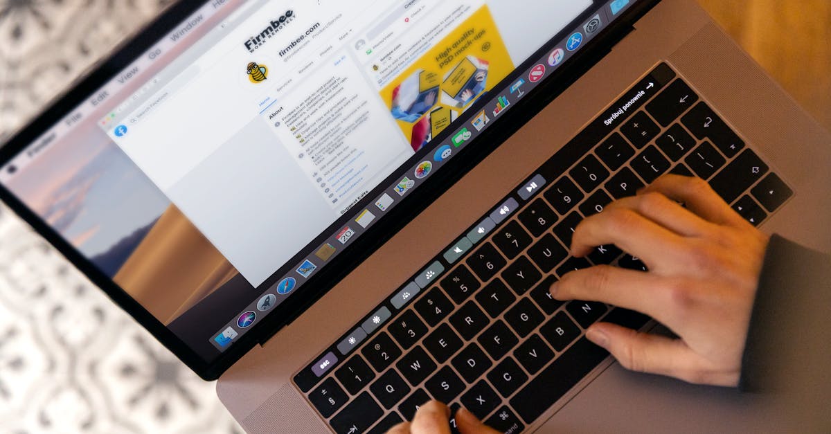 Gratis stockfoto met aanraakstaaf, afstandswerk, apple laptop